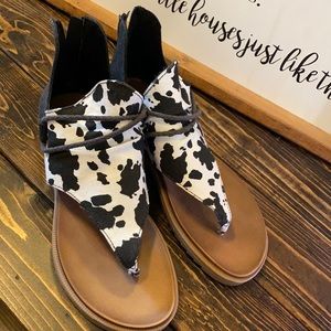 Brand new Very G cow print sandal